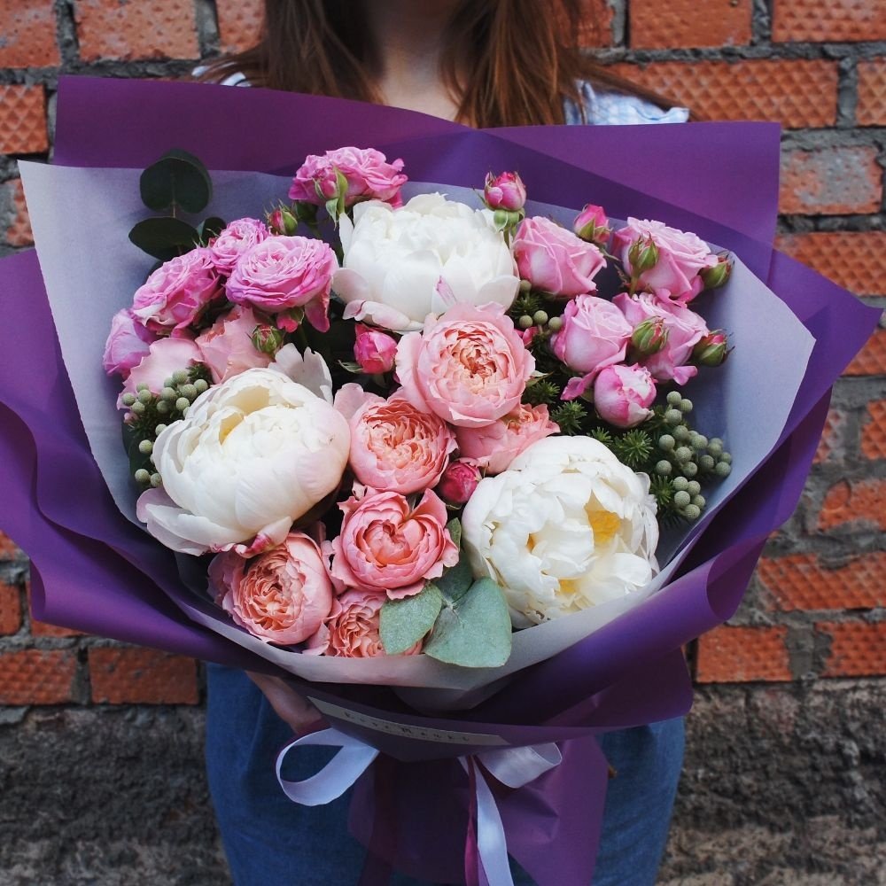 Пенелопа: пионы и пионовидные розы