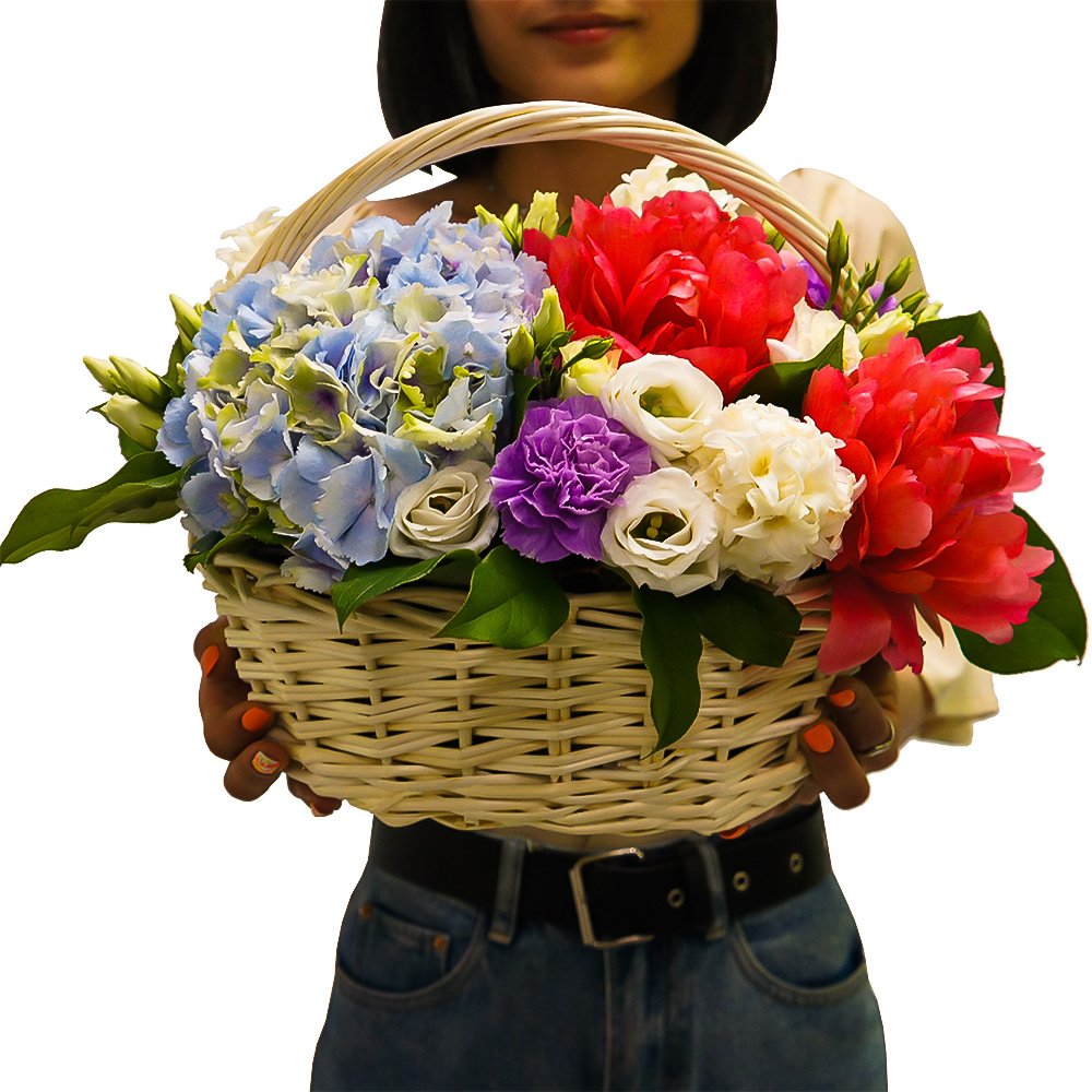 Цветы в корзине: пионы, гортензии, лизиантусы, гиацинты, гвоздики в Санкт-Петербурге