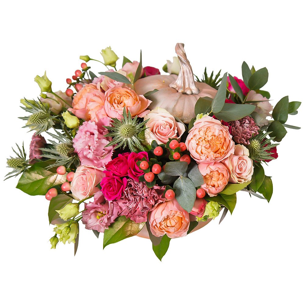 Цветы в золотой тыкве с пионовидными розами