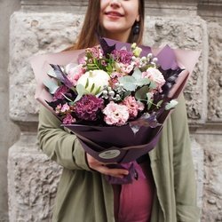 Букет «Нероли: волшебная гвоздика, необыкновенная кукурбита, ароматный ваксфлауэр и ягоды гиперикума» Букет «Нероли: волшебная гвоздика, необыкновенная кукурбита, ароматный ваксфлауэр и ягоды гиперикума»