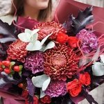 Любовь с первого укуса: волшебные хризантемы, кустовые розы, ягоды гиперикума в Санкт-Петербурге - Фотография 3