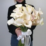 Белые каллы с доставкой в Санкт-Петербурге - Фотография 1 Белые каллы с доставкой в Санкт-Петербурге - Фотография 1