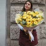 Оливия: кустовые пионовидные жёлтые розы с эвкалиптом в Санкт-Петербурге - Фотография 2