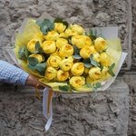 Оливия: кустовые пионовидные жёлтые розы с эвкалиптом в Санкт-Петербурге - Фотография 7