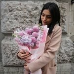 Тайное свидание: хризантемы Момоко и лиловая маттиола - Фотография 17