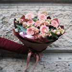 Букет цветов Флирт: герберы помпони, маттиола и эвкалипт с доставкой в Санкт-Петербурге - Фотография 12