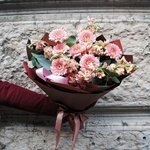 Букет цветов Флирт: герберы помпони, маттиола и эвкалипт с доставкой в Санкт-Петербурге - Фотография 14