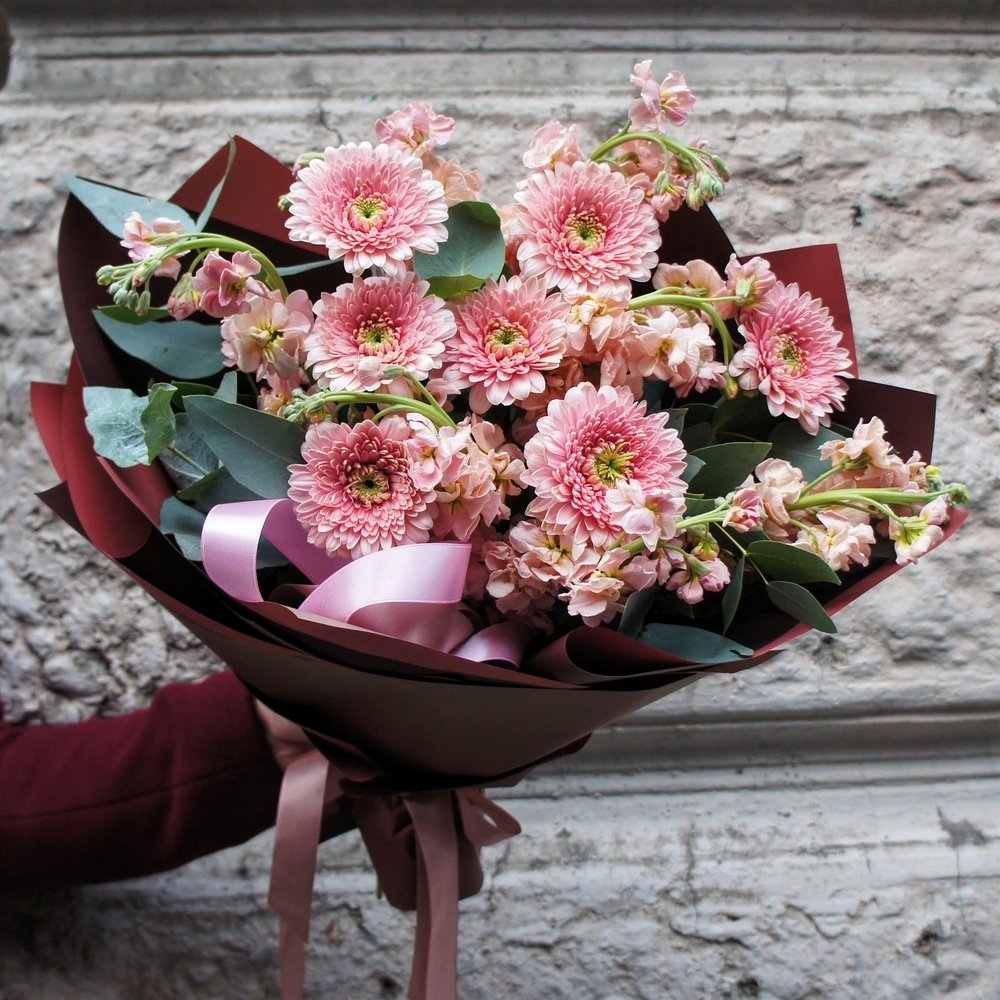 Флирт: герберы помпони, маттиола и эвкалипт