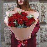 Ближе к тебе: 9 красных роз Хартс с эвкалиптом в Санкт-Петербурге - Фотография 6