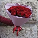 Сияй! Букет из 25 красных роз сорта Хартс, пионовидные, с доставкой в Санкт-Петербурге - Фотография 2