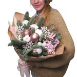 Новогодний букет Хетта с доставкой в Санкт-Петербурге - Фотография 1 Новогодний букет Хетта с доставкой в Санкт-Петербурге - Фотография 1
