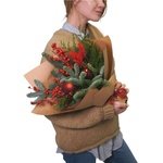 Новогодний букет Орхус: еловые ветки, ягоды илекса в Санкт-Петербурге - Фотография 1
