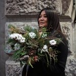 Снежный вальс: еловые и сосновые ветви, соцветия хлопка, пёрышки, суккулент, лён, шишки в керамическом кашпо. Доставка в Санкт-Петербурге - Фотография 6 Снежный вальс: еловые и сосновые ветви, соцветия хлопка, пёрышки, суккулент, лён, шишки в керамическом кашпо. Доставка в Санкт-Петербурге - Фотография 6