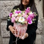 Цинния: розовые орхидеи, лизиантусы, маттиола, розы - Фотография 1