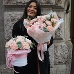 Для мамы и дочки: нежный букет и цветы в шляпной коробке с доставкой в Санкт-Петербурге - Фотография 1