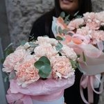 Для мамы и дочки: нежный букет и цветы в шляпной коробке с доставкой в Санкт-Петербурге - Фотография 13