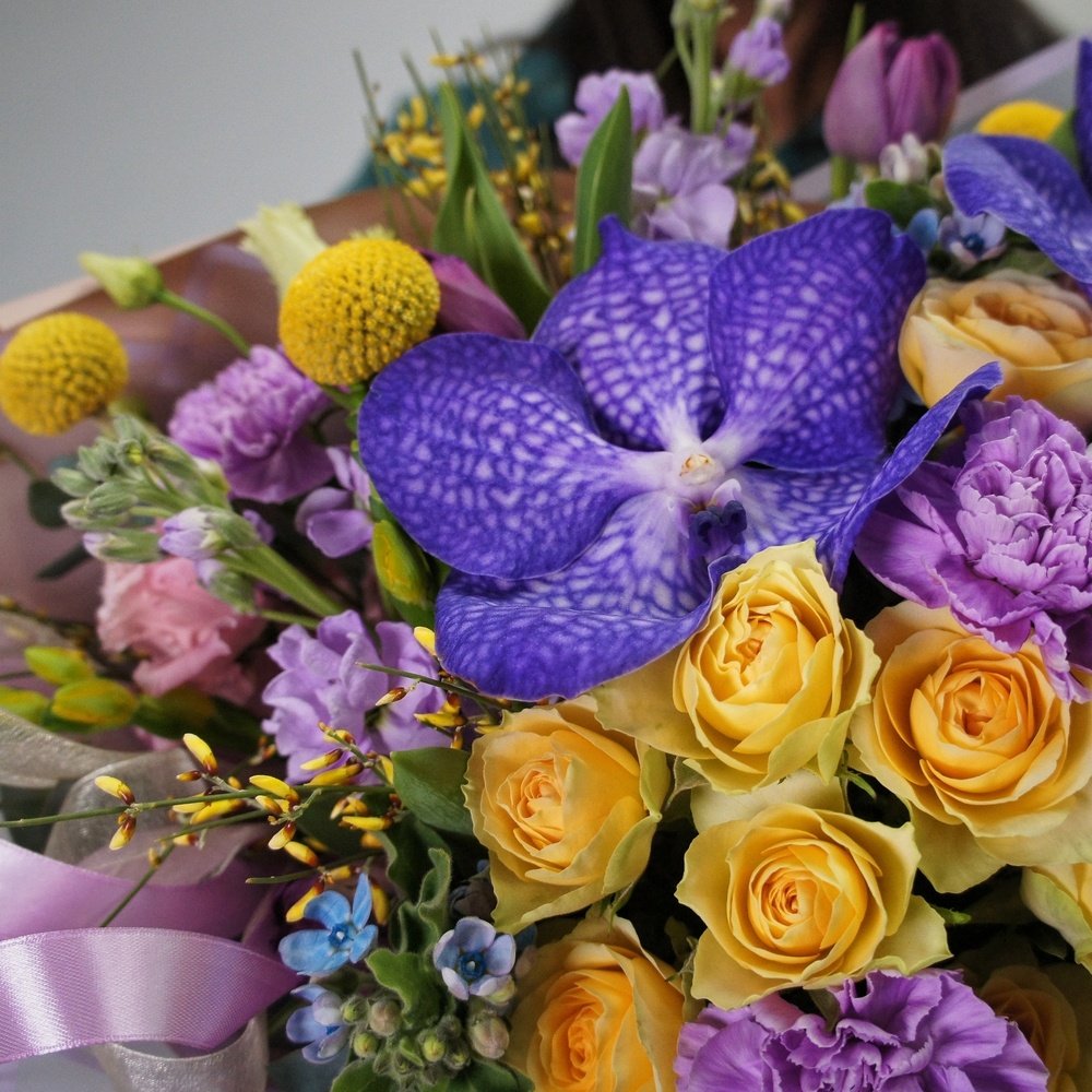 Цветочный улёт: яркий букет цветов за 15890