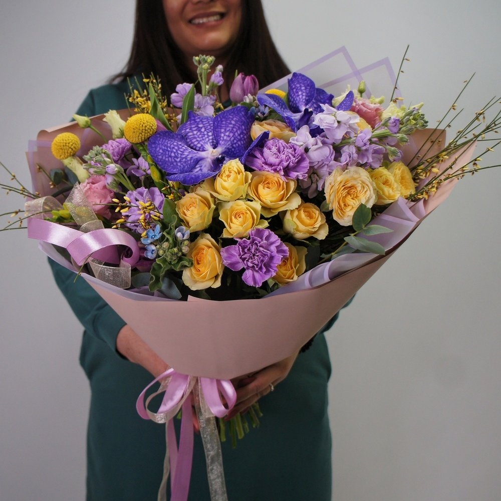 Цветочный улёт: яркий букет цветов за 15890