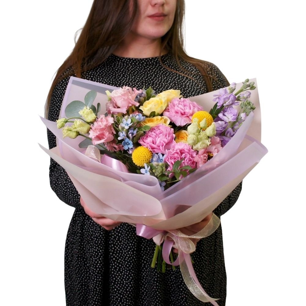 Цветочный улёт: яркий букет цветов за 10990