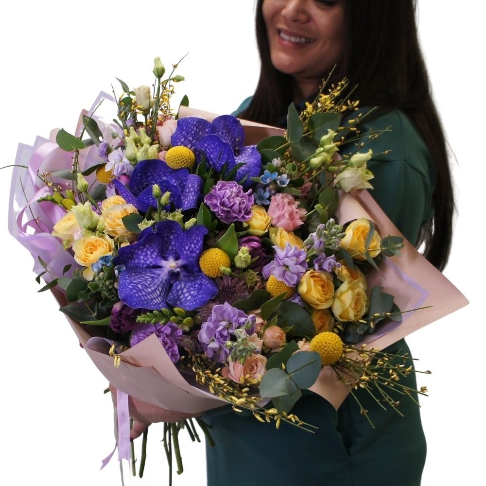 Цветочный улёт: яркий букет цветов за 7990 в Санкт-Петербурге Цветочный улёт: яркий букет цветов за 7990 в Санкт-Петербурге