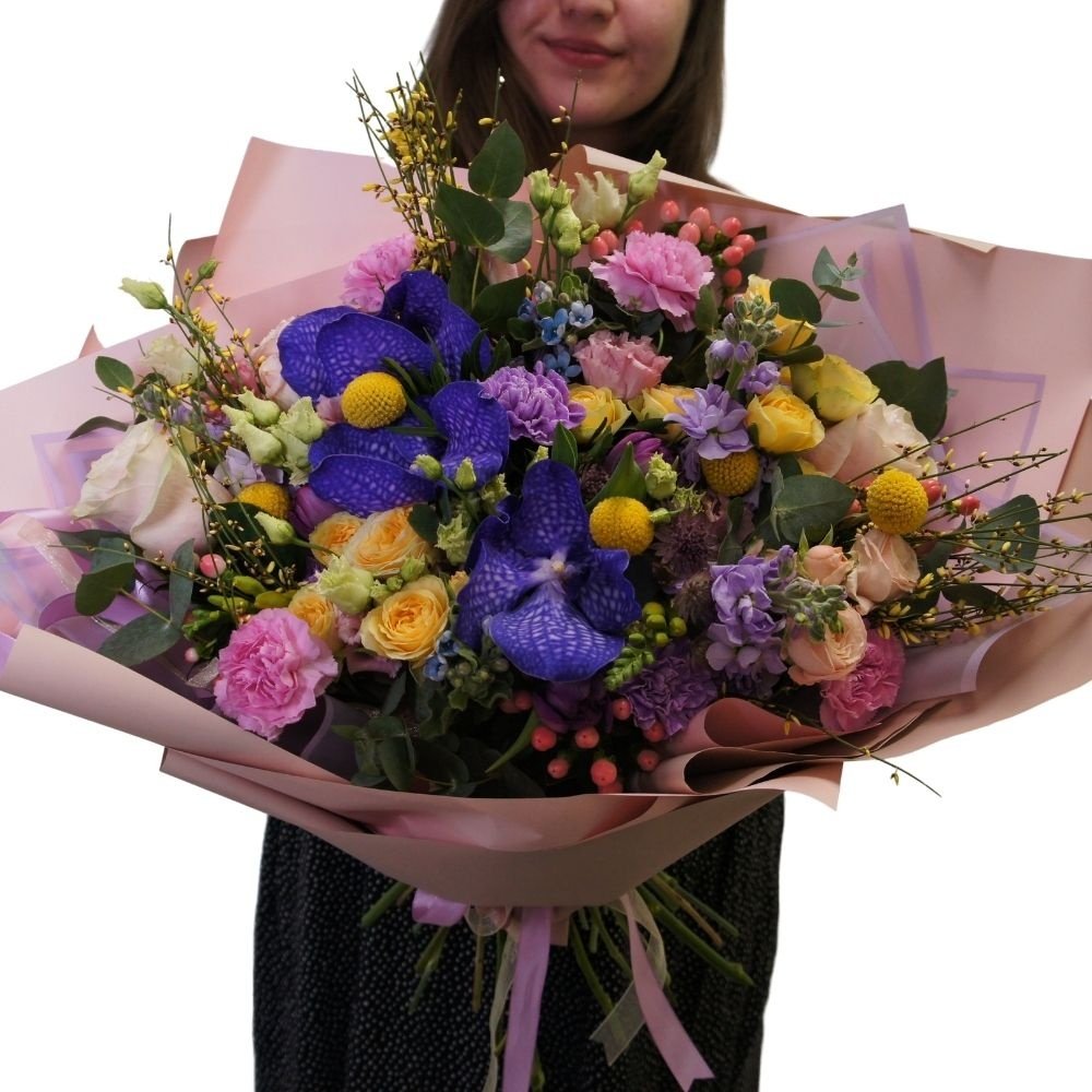 Цветочный улёт: яркий букет цветов за 25590