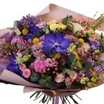 Цветочный улёт: яркий букет цветов за 14990. Огромный букет от ведущего флориста с доставкой в Санкт-Петербурге - Фотография 3