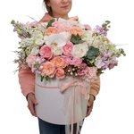 Боска: цветы в шляпной коробке за 18590. Доставка цветов круглосуточно. Сана-Петербург - Фотография 3