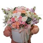 Боска: цветы в шляпной коробке за 18590. Доставка цветов круглосуточно. Сана-Петербург - Фотография 2