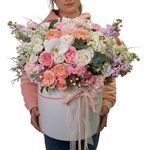 Боска: цветы в шляпной коробке за 18590. Доставка цветов круглосуточно. Сана-Петербург - Фотография 6