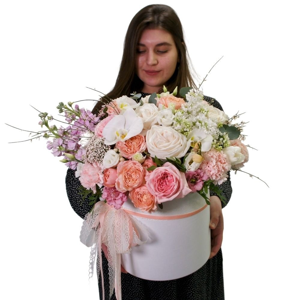 Боска: цветы в шляпной коробке за 24590