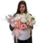 Боска: цветы в шляпной коробке за 11990. Доставка в Санкт-Петербурге круглосуточно - Фотография 6