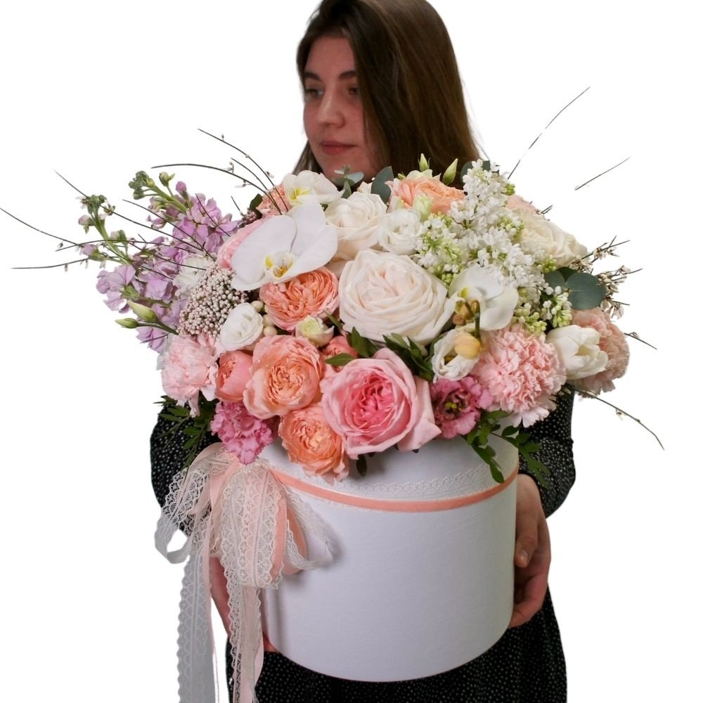 Боска: цветы в шляпной коробке за 11990. Доставка в Санкт-Петербурге круглосуточно