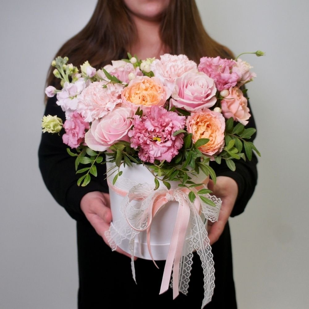 Боска: цветы в шляпной коробке за 10990