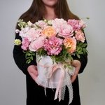 Боска: цветы в шляпной коробке за 4590. Доставка цветов в Санкт-Петербурге круглосуточно - Фотография 8