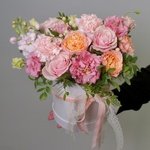 Боска: цветы в шляпной коробке за 4590. Доставка цветов в Санкт-Петербурге круглосуточно - Фотография 9