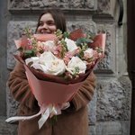 Вайда: дуобукет из маттиолы и пионовидной розы сорта «Вайт О`Хара» в Санкт-Петербурге - Фотография 4