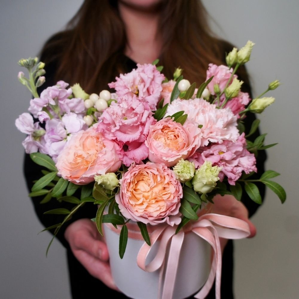 Боска: цветы в шляпной коробке за 6990