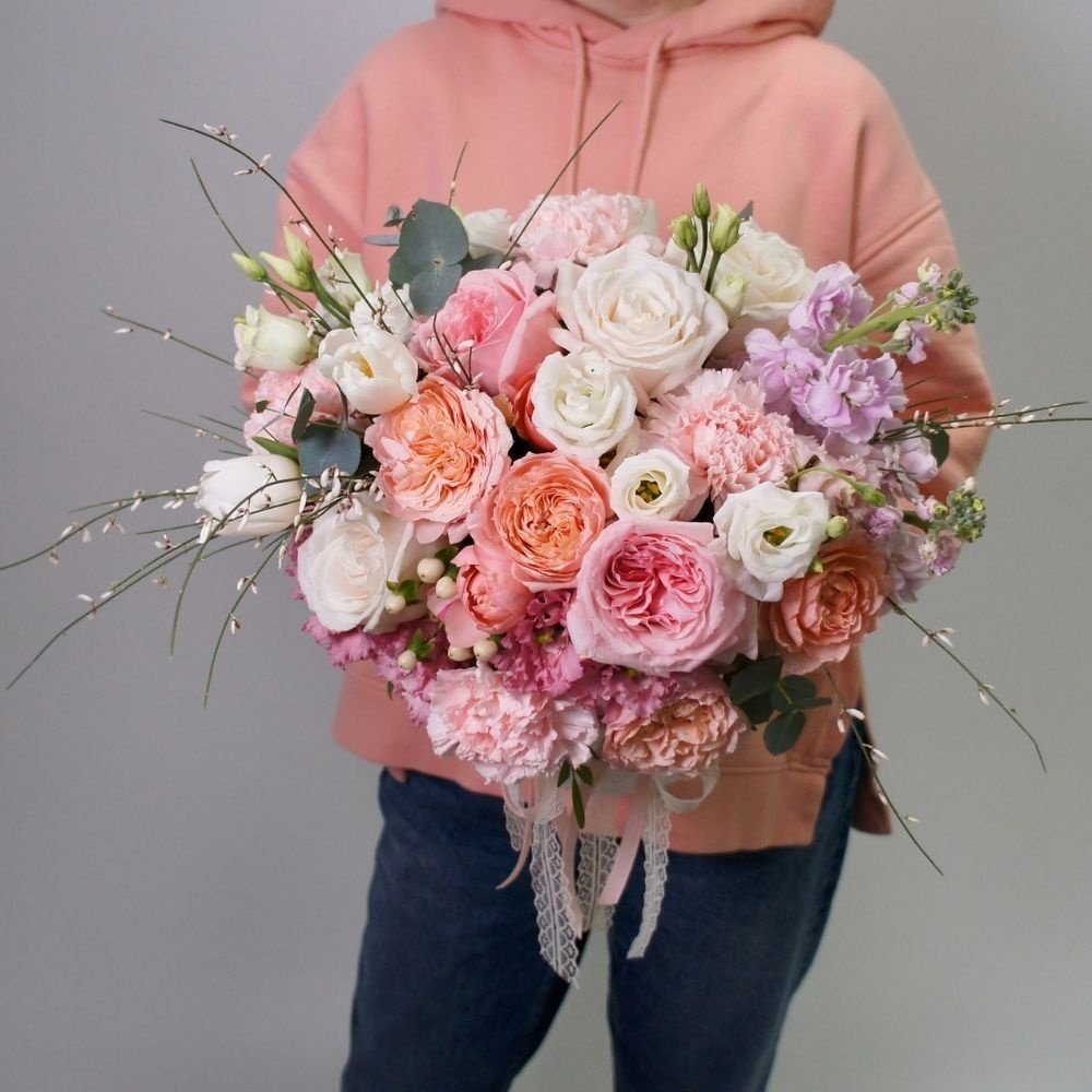 Боска: цветы в шляпной коробке за 15990