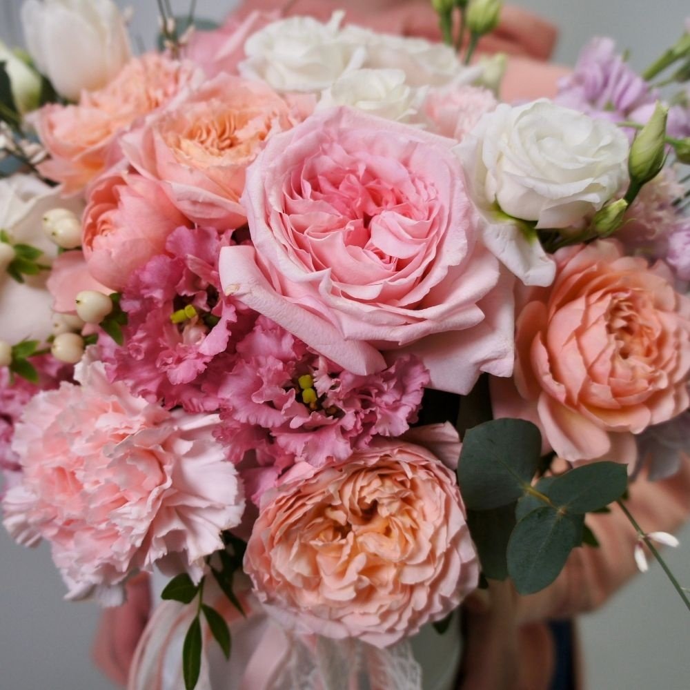 Боска: цветы в шляпной коробке за 15990