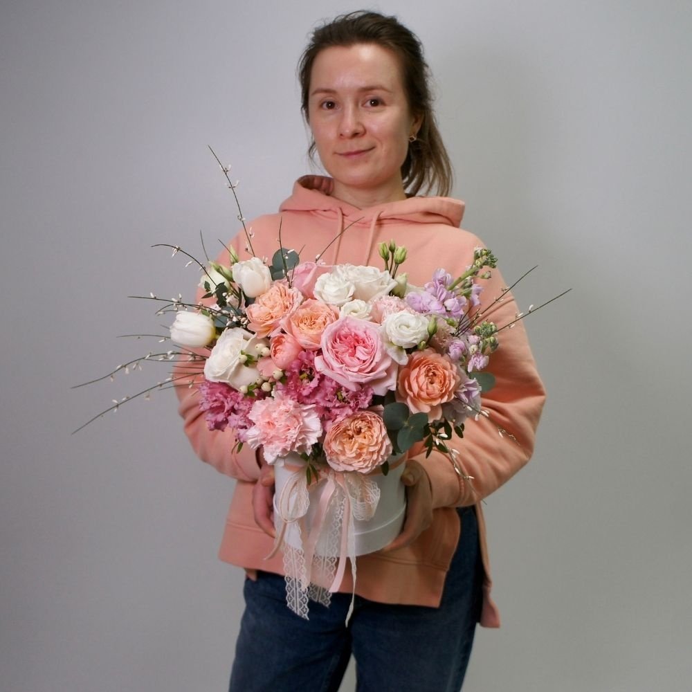 Боска: цветы в шляпной коробке за 15990