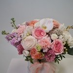 Боска: цветы в шляпной коробке за 15490 в Санкт-Петербурге - Фотография 3