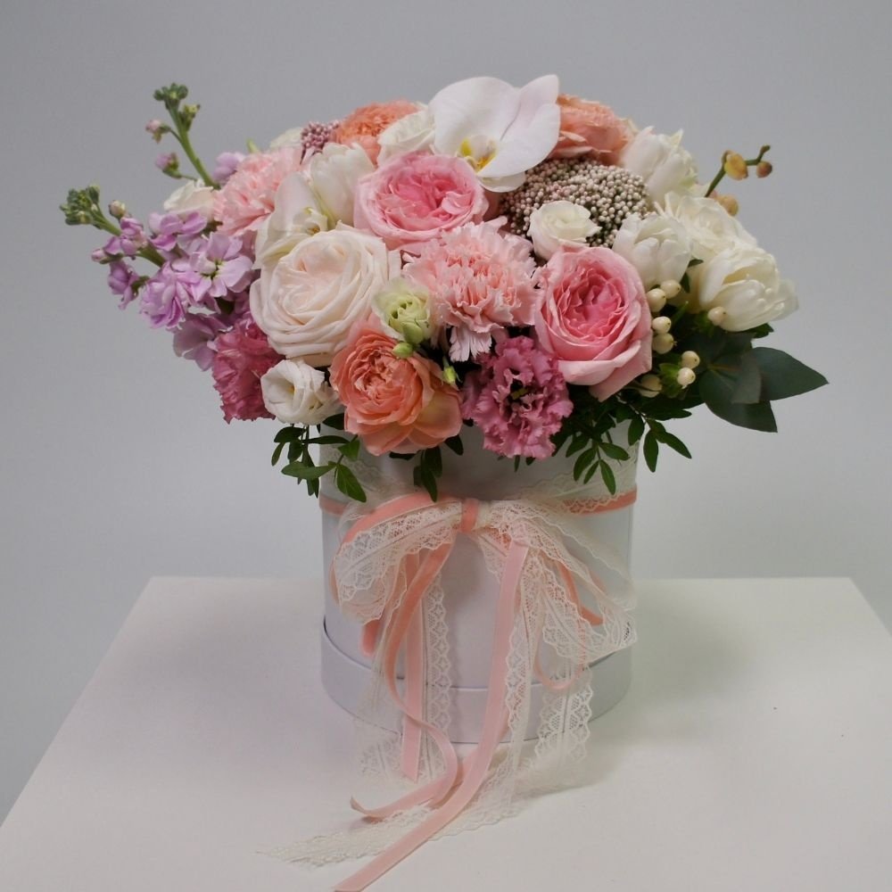 Боска: цветы в шляпной коробке за 36990