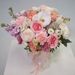 Боска: цветы в шляпной коробке за 15490 в Санкт-Петербурге - Фотография 2