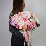 Боска: цветы в шляпной коробке за 15490 в Санкт-Петербурге - Фотография 4