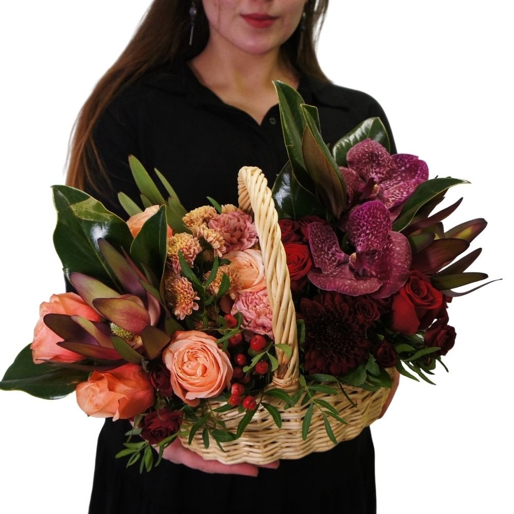 Баскета: корзина с цветами за 12690