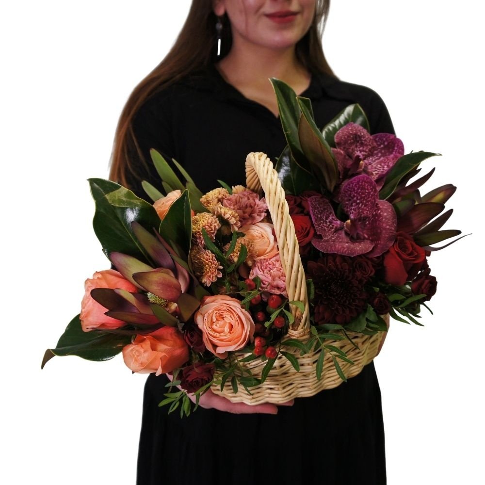 Баскета: корзина с цветами за 12690