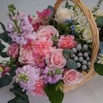 Баскета: корзина с пионовидными розами и другими цветами за 11999 в Санкт-Петербурге - Фотография 4