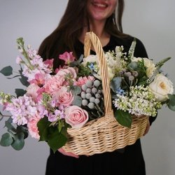 Букет «Баскета: корзина с цветами за 24790» Букет «Баскета: корзина с цветами за 24790»