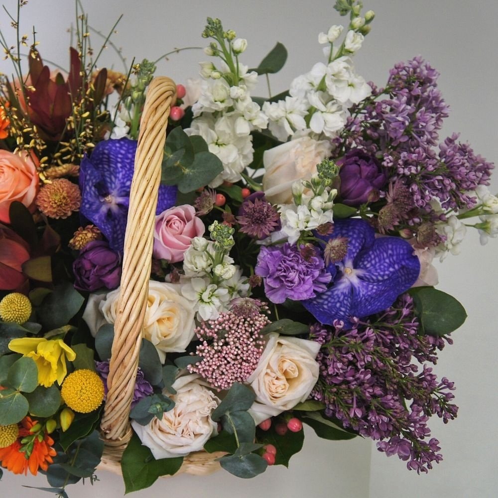 Баскета: корзина с цветами за 37590