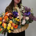 Баскета: корзина с цветами за 17990. Доставка в Санкт-Петербурге - Фотография 7